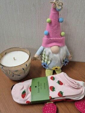 kate spade Pink Strawberry No-Show Socks - 3 Pack. BRAND NEW WITH TAGS